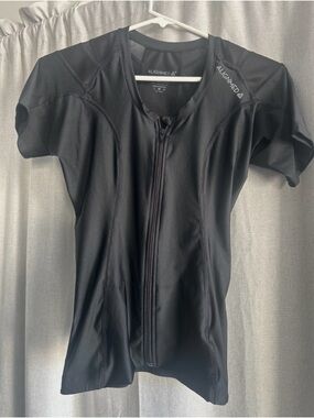 Alignmed Black Front-Zip Short-Sleeve posture top
